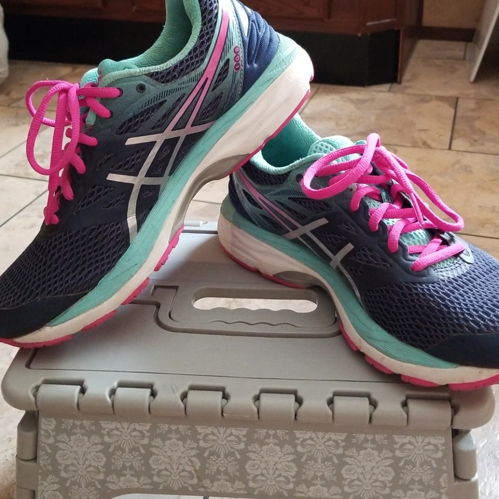 Asics gel-cumulus 18 shoes size 8.5